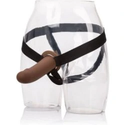 arnes con dildo hueco marron calexotics