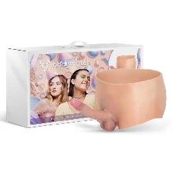 braga con pene de 18 cm blayke