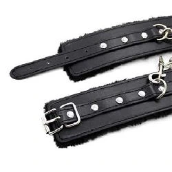 esposas para tobillos con interior acolchado 35 cm negro - detalle 4