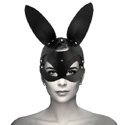 mascara cuero vegano con orejas conejo coquette