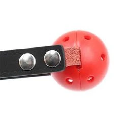 mordaza bondage con bola transpirable negro rojo - detalle 4